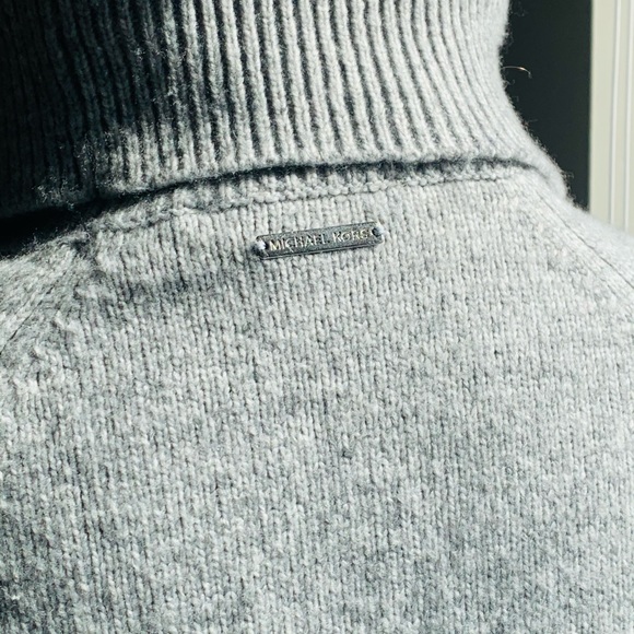 Michael Kors Sweater - Picture 3 of 7
